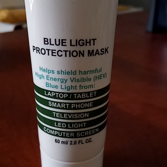 Facial Mask - Picture 2 of 3